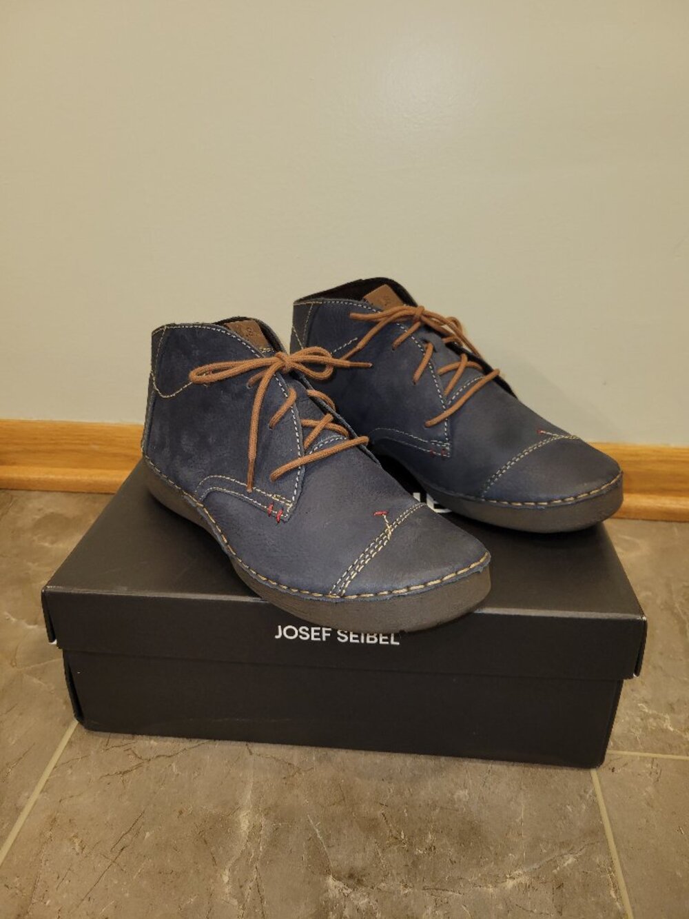 Josef Seibel leather boots, new in box. Size 6.5 - 7
